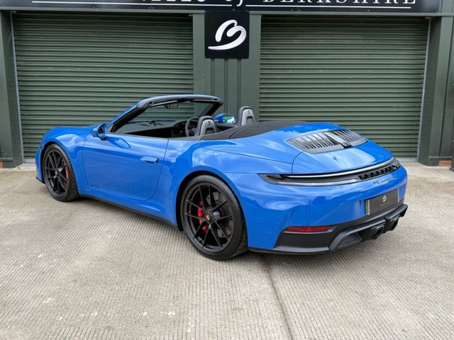 2025 PORSCHE 911 - Photo 3