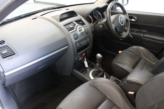 View our RENAULT MEGANE