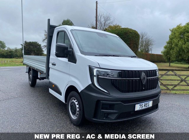2026 RENAULT MASTER
