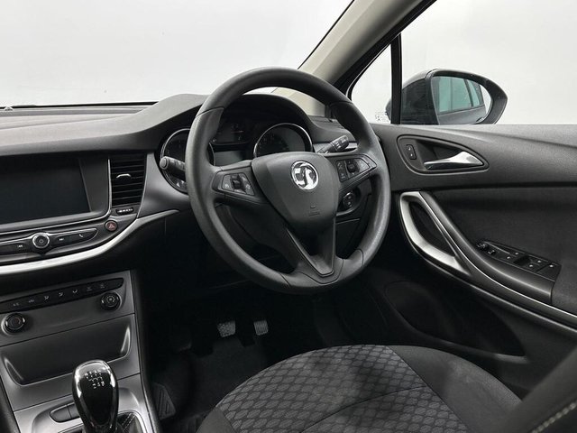 2018 Vauxhall Astra - Photo 11