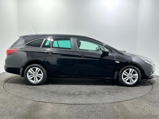 2018 Vauxhall Astra - Photo 9