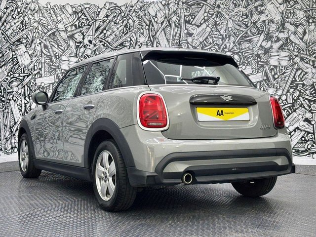 2022 MINI Hatch 1.5L Cooper Classic 5dr - Photo 9