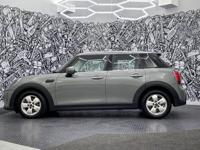 2022 MINI Hatch 1.5L Cooper Classic 5dr - Photo 12