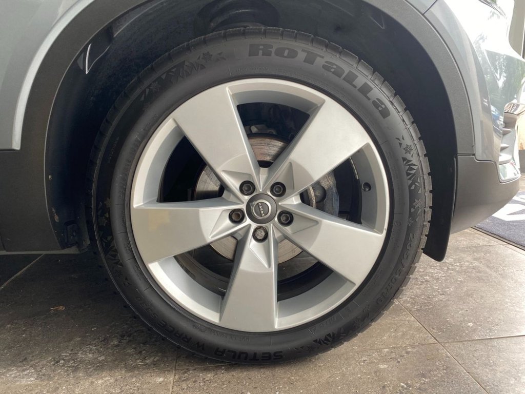 USED 2018 68 VOLVO XC40 2.0 D3 Momentum SUV 5dr Diesel Auto Euro 6 (s/s) (150 ps) 360 CAMERA, NAVIGATION, DAB