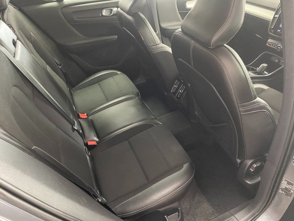 USED 2018 68 VOLVO XC40 2.0 D3 Momentum SUV 5dr Diesel Auto Euro 6 (s/s) (150 ps) 360 CAMERA, NAVIGATION, DAB