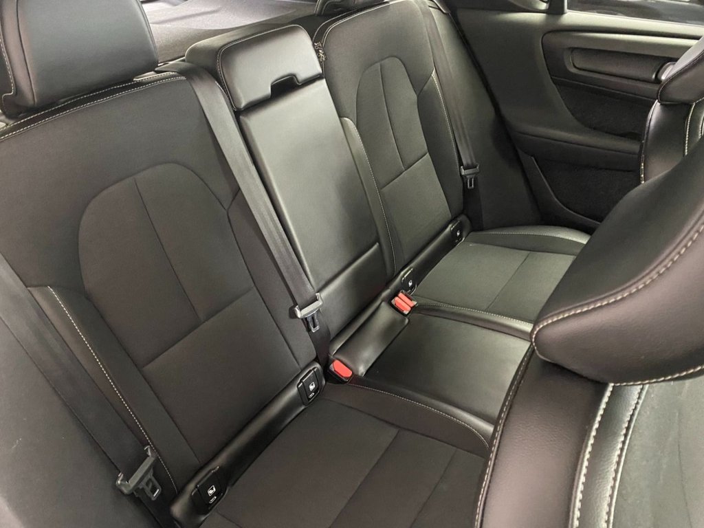 USED 2018 68 VOLVO XC40 2.0 D3 Momentum SUV 5dr Diesel Auto Euro 6 (s/s) (150 ps) 360 CAMERA, NAVIGATION, DAB