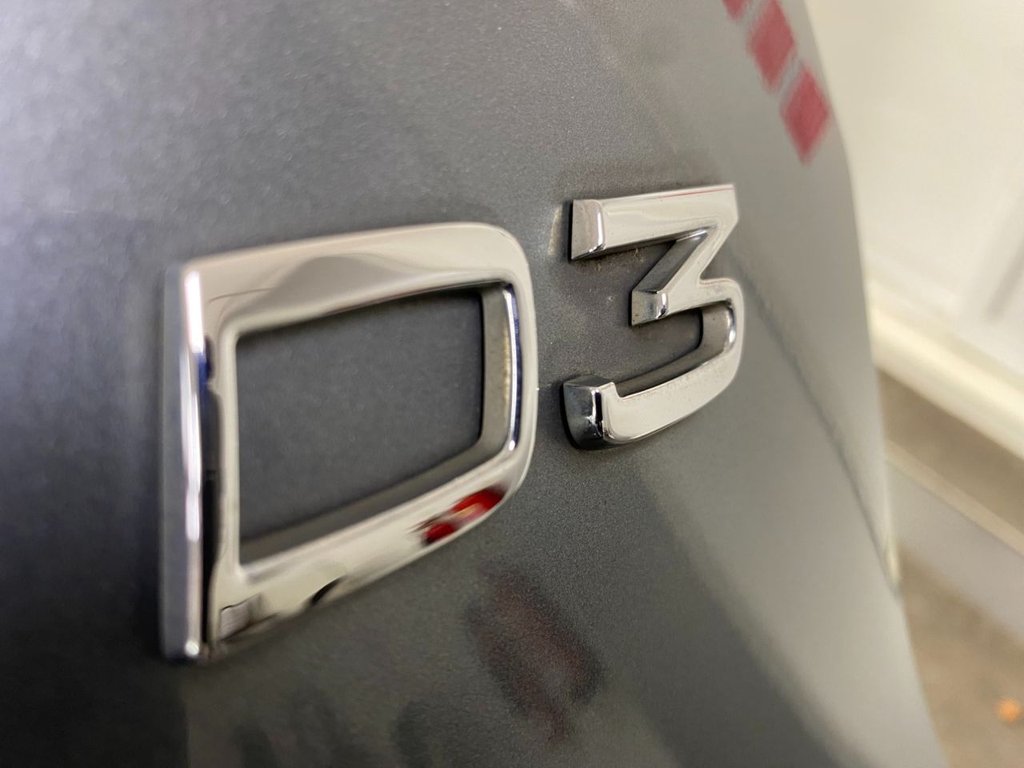 USED 2018 68 VOLVO XC40 2.0 D3 Momentum SUV 5dr Diesel Auto Euro 6 (s/s) (150 ps) 360 CAMERA, NAVIGATION, DAB