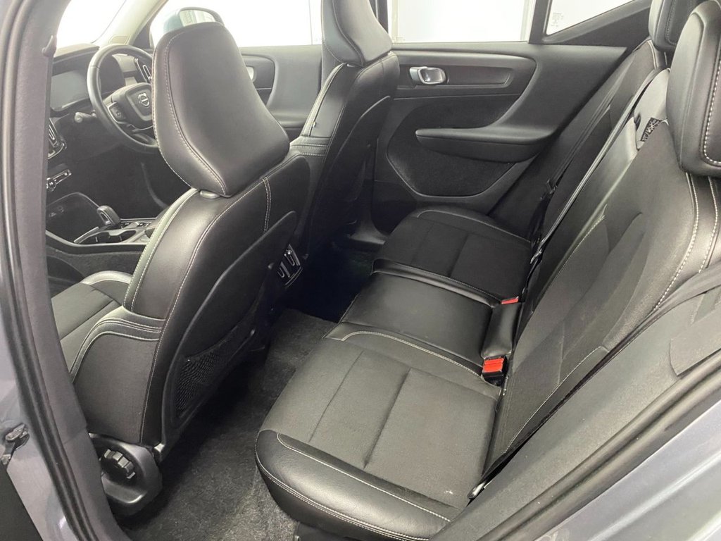 USED 2018 68 VOLVO XC40 2.0 D3 Momentum SUV 5dr Diesel Auto Euro 6 (s/s) (150 ps) 360 CAMERA, NAVIGATION, DAB