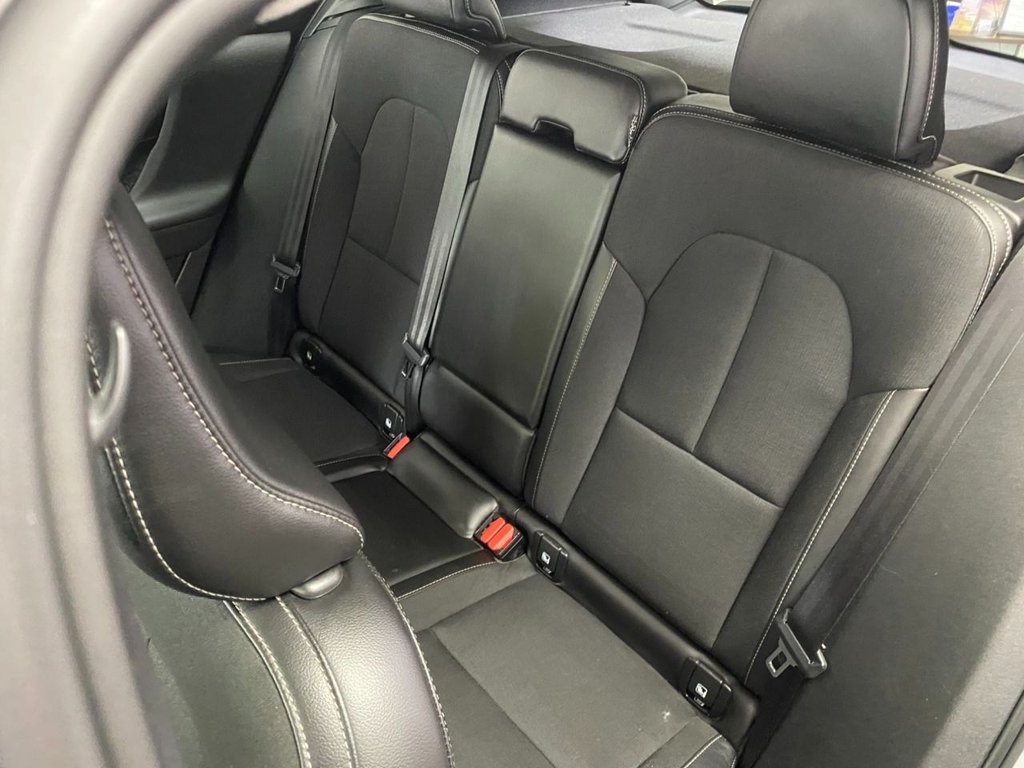 USED 2018 68 VOLVO XC40 2.0 D3 Momentum SUV 5dr Diesel Auto Euro 6 (s/s) (150 ps) 360 CAMERA, NAVIGATION, DAB