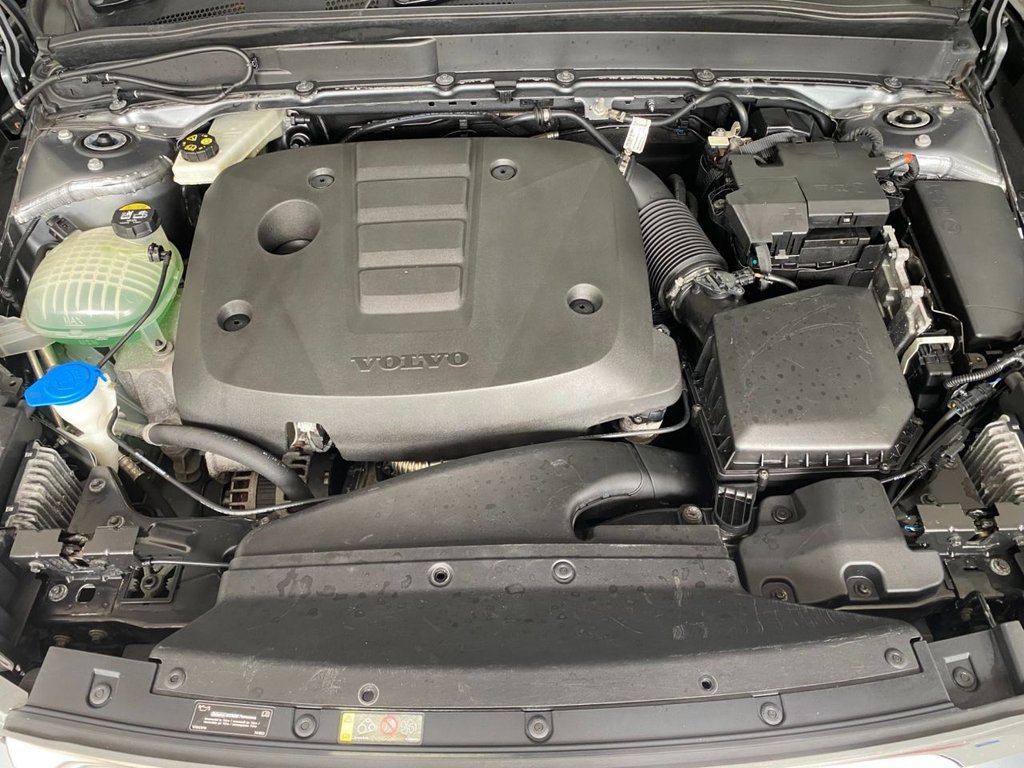 USED 2018 68 VOLVO XC40 2.0 D3 Momentum SUV 5dr Diesel Auto Euro 6 (s/s) (150 ps) 360 CAMERA, NAVIGATION, DAB