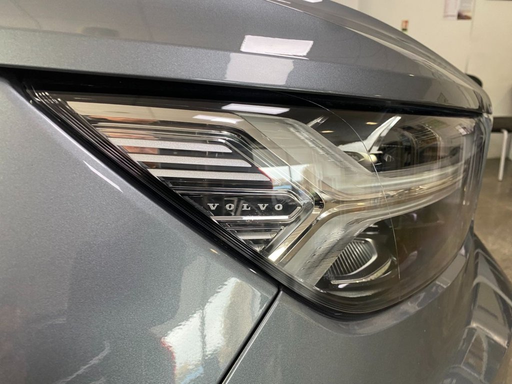 USED 2018 68 VOLVO XC40 2.0 D3 Momentum SUV 5dr Diesel Auto Euro 6 (s/s) (150 ps) 360 CAMERA, NAVIGATION, DAB