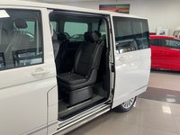 USED 2011 61 VOLKSWAGEN CARAVELLE 2.0 BiTDI Executive MPV 5dr Diesel DSG Euro 5 (180 ps) WHEEL CHAIR ACCESIBLE + NO VAT + 6 SEATS