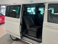 USED 2011 61 VOLKSWAGEN CARAVELLE 2.0 BiTDI Executive MPV 5dr Diesel DSG Euro 5 (180 ps) WHEEL CHAIR ACCESIBLE + NO VAT + 6 SEATS