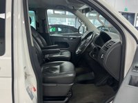 USED 2011 61 VOLKSWAGEN CARAVELLE 2.0 BiTDI Executive MPV 5dr Diesel DSG Euro 5 (180 ps) WHEEL CHAIR ACCESIBLE + NO VAT + 6 SEATS