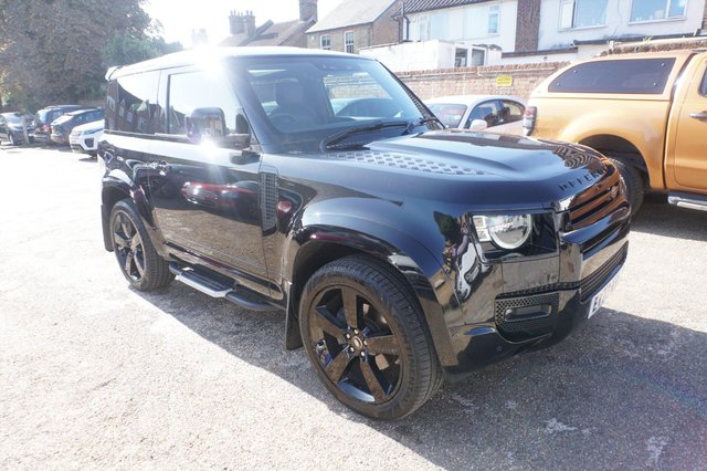 View our LAND ROVER DEFENDER 90