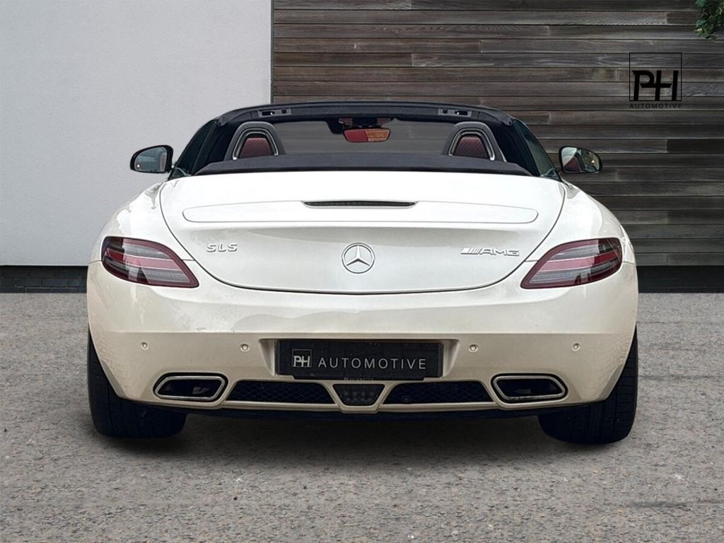 USED 2011 10 MERCEDES-BENZ SLS 6.2 63 V8 AMG Roadster 2dr Petrol SpdS DCT Euro 5 (571 ps) CARBON|DESIGNO PAINT & LEATHER