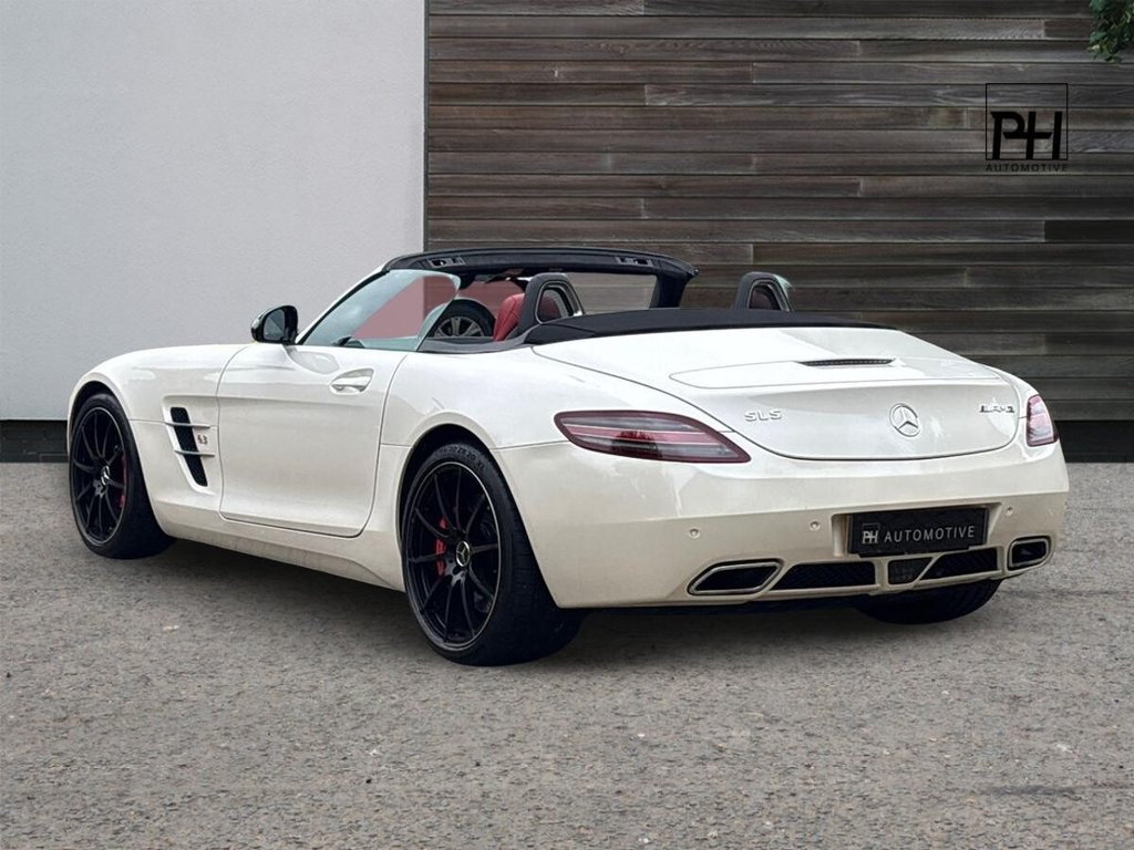 USED 2011 10 MERCEDES-BENZ SLS 6.2 63 V8 AMG Roadster 2dr Petrol SpdS DCT Euro 5 (571 ps) CARBON|DESIGNO PAINT & LEATHER