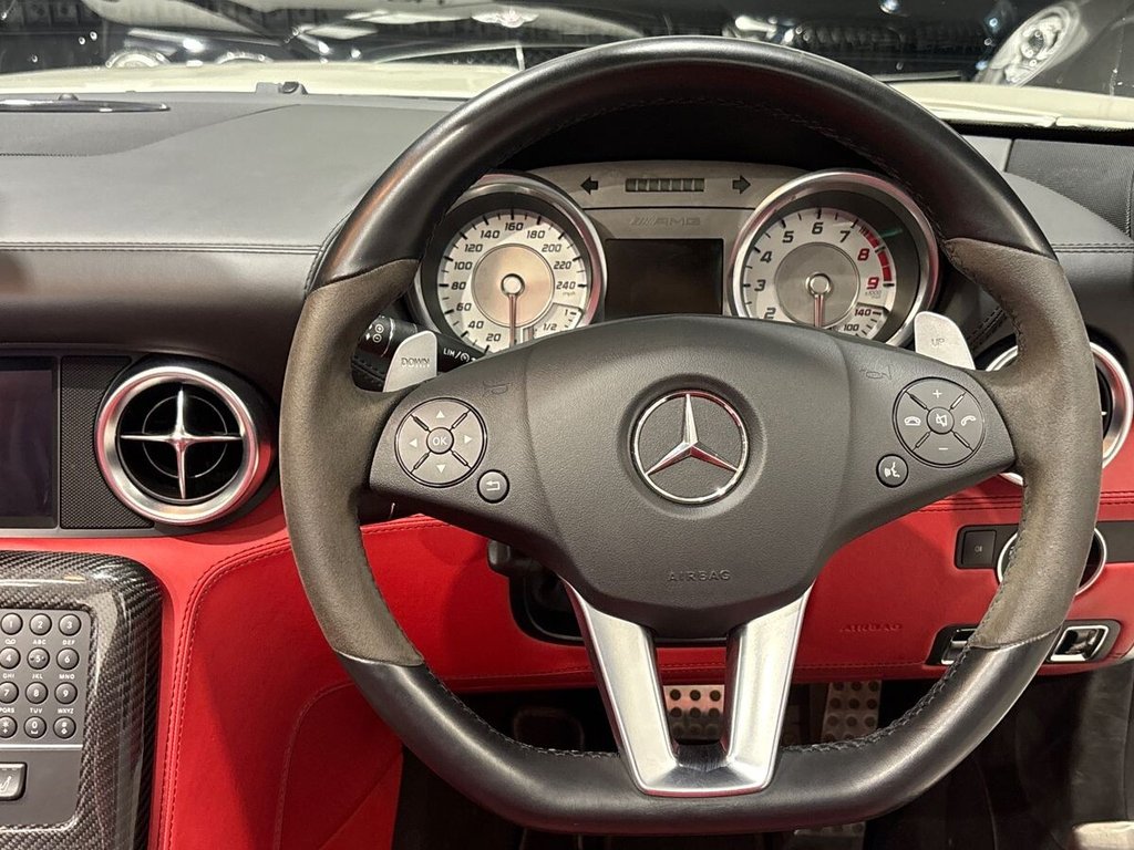 USED 2011 10 MERCEDES-BENZ SLS 6.2 63 V8 AMG Roadster 2dr Petrol SpdS DCT Euro 5 (571 ps) CARBON|DESIGNO PAINT & LEATHER
