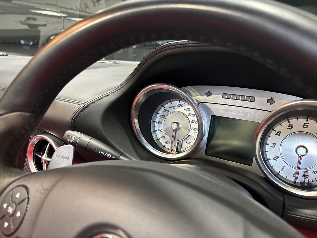 USED 2011 10 MERCEDES-BENZ SLS 6.2 63 V8 AMG Roadster 2dr Petrol SpdS DCT Euro 5 (571 ps) CARBON|DESIGNO PAINT & LEATHER