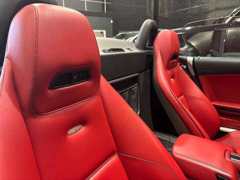 USED 2011 10 MERCEDES-BENZ SLS 6.2 63 V8 AMG Roadster 2dr Petrol SpdS DCT Euro 5 (571 ps) CARBON|DESIGNO PAINT & LEATHER