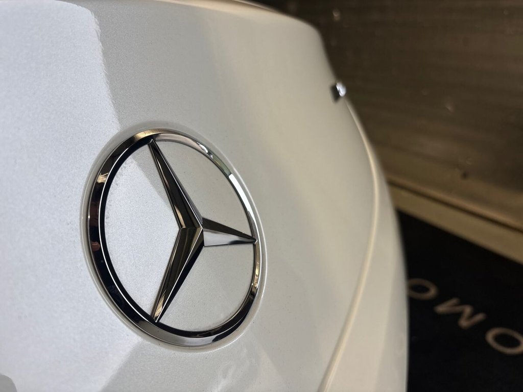 USED 2011 10 MERCEDES-BENZ SLS 6.2 63 V8 AMG Roadster 2dr Petrol SpdS DCT Euro 5 (571 ps) CARBON|DESIGNO PAINT & LEATHER