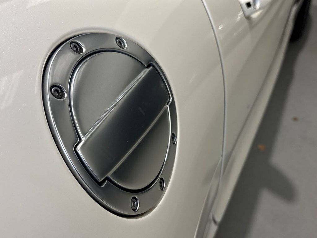 USED 2011 10 MERCEDES-BENZ SLS 6.2 63 V8 AMG Roadster 2dr Petrol SpdS DCT Euro 5 (571 ps) CARBON|DESIGNO PAINT & LEATHER