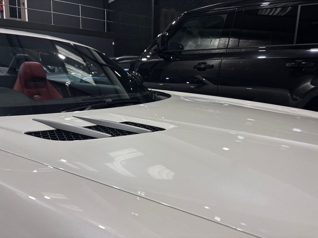 USED 2011 10 MERCEDES-BENZ SLS 6.2 63 V8 AMG Roadster 2dr Petrol SpdS DCT Euro 5 (571 ps) CARBON|DESIGNO PAINT & LEATHER