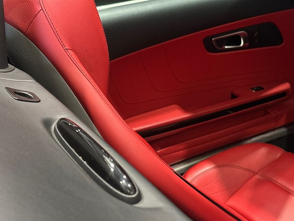 USED 2011 10 MERCEDES-BENZ SLS 6.2 63 V8 AMG Roadster 2dr Petrol SpdS DCT Euro 5 (571 ps) CARBON|DESIGNO PAINT & LEATHER