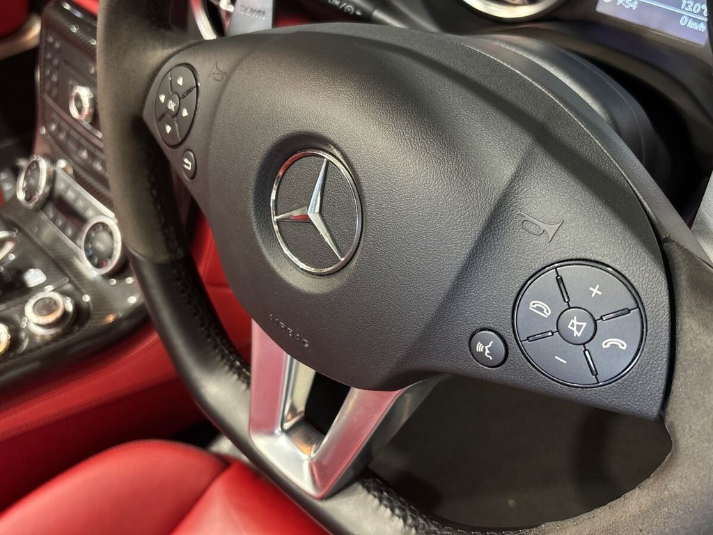 USED 2011 10 MERCEDES-BENZ SLS 6.2 63 V8 AMG Roadster 2dr Petrol SpdS DCT Euro 5 (571 ps) CARBON|DESIGNO PAINT & LEATHER