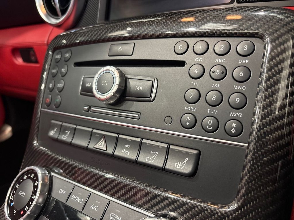 USED 2011 10 MERCEDES-BENZ SLS 6.2 63 V8 AMG Roadster 2dr Petrol SpdS DCT Euro 5 (571 ps) CARBON|DESIGNO PAINT & LEATHER