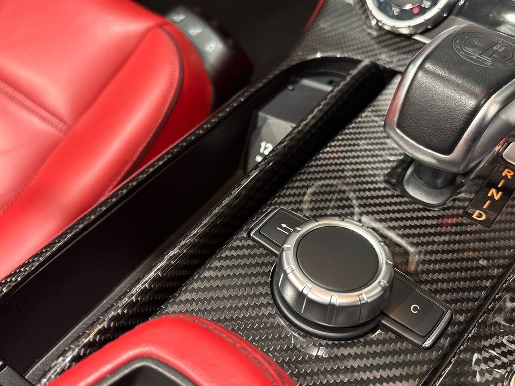 USED 2011 10 MERCEDES-BENZ SLS 6.2 63 V8 AMG Roadster 2dr Petrol SpdS DCT Euro 5 (571 ps) CARBON|DESIGNO PAINT & LEATHER