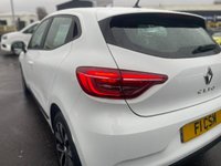USED 2022 22 RENAULT CLIO 1.0 TCe Iconic Edition Hatchback 5dr Petrol Manual Euro 6 (s/s) (90 ps) A STUNNING ADDITION TO OUR FORECOURT+FINISHED IN MASSIVELY POPULAR WHITE PAINT+LOVELY LOW MILEAGE+JUST 1 OWNER FROM NEW+SERVICE HISTORY+SATELLITE NAVIGATION+PARK ASSIST+CLIMATE CONTROL+ALLOY WHEELS+CALL NOW TO SPEAK WITH ONE OF OUR EXPERIENCED SALES ADVISORS+DONT MISS OUT+READY TO DRIVE AWAY TODAY!!!!!!!!!!!!!!!!!!!!!!!!!!!!!!!!!!!!!!