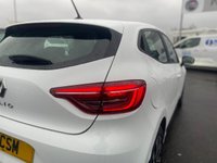 USED 2022 22 RENAULT CLIO 1.0 TCe Iconic Edition Hatchback 5dr Petrol Manual Euro 6 (s/s) (90 ps) A STUNNING ADDITION TO OUR FORECOURT+FINISHED IN MASSIVELY POPULAR WHITE PAINT+LOVELY LOW MILEAGE+JUST 1 OWNER FROM NEW+SERVICE HISTORY+SATELLITE NAVIGATION+PARK ASSIST+CLIMATE CONTROL+ALLOY WHEELS+CALL NOW TO SPEAK WITH ONE OF OUR EXPERIENCED SALES ADVISORS+DONT MISS OUT+READY TO DRIVE AWAY TODAY!!!!!!!!!!!!!!!!!!!!!!!!!!!!!!!!!!!!!!