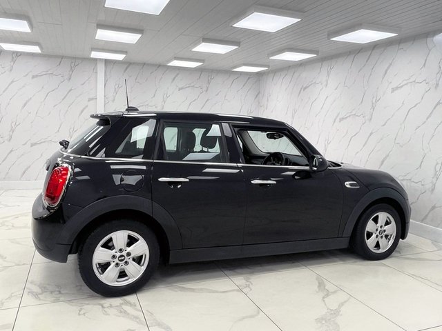 2019 MINI Hatch 1.5L Cooper Classic 5dr - Photo 12