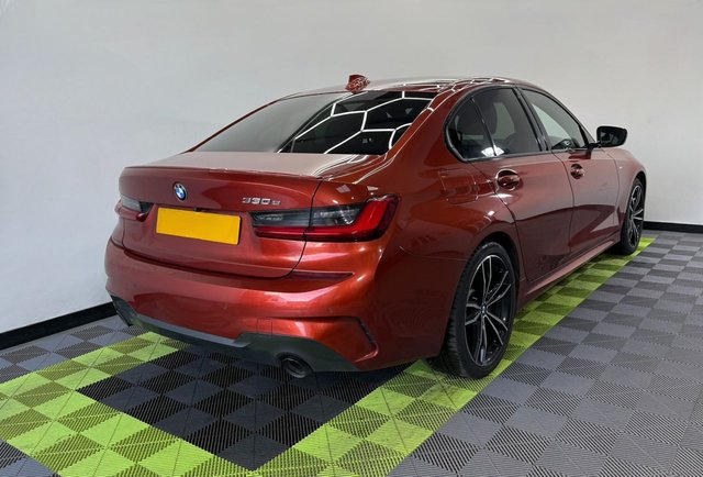 2021 BMW 3 SERIES - Photo 2