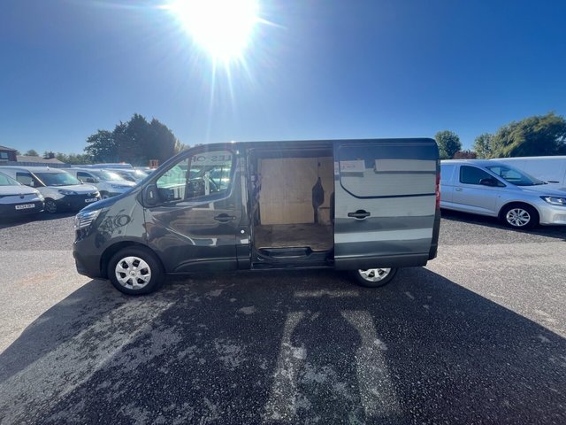 2022 Renault Trafic 2L Business 3dr - Photo 5