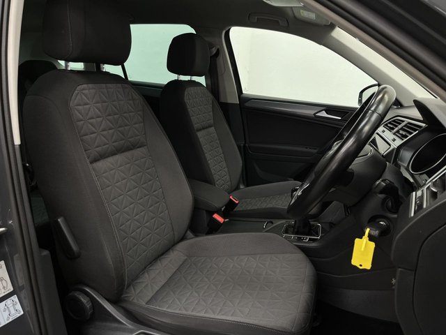 2022 VOLKSWAGEN TIGUAN 1.5 TSI Life SUV 5dr Petrol Manual Euro 6 (s/s) (150 ps) - Photo 12