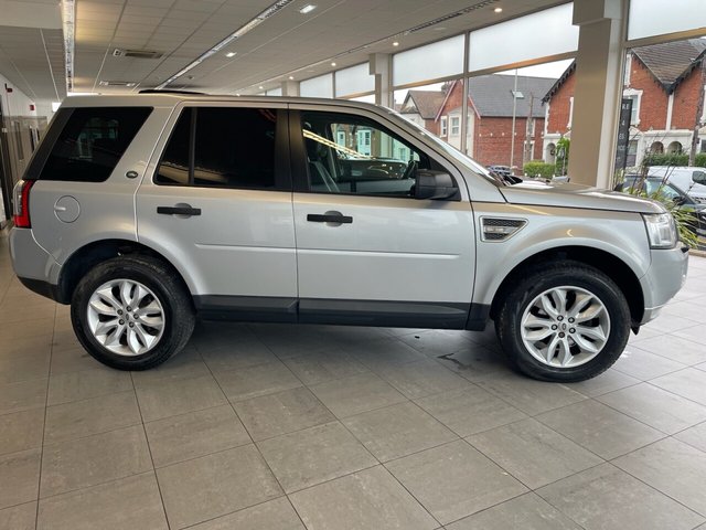 View our LAND ROVER FREELANDER 2