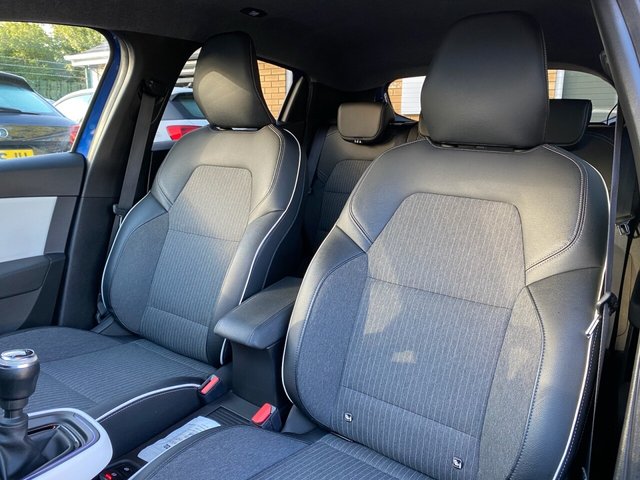 2023 Renault Clio 1L Techno 5dr - Photo 2