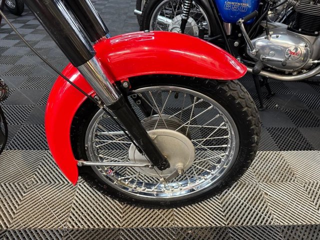 View our BSA B40