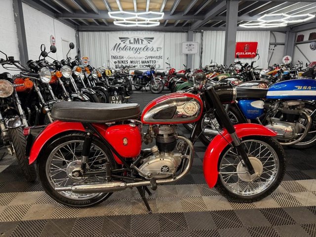 View our BSA B40