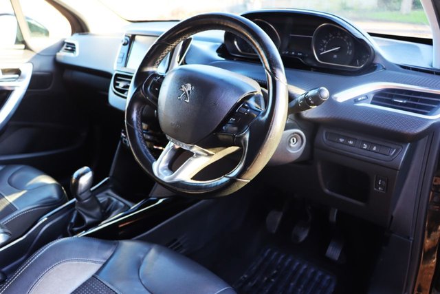 2016 PEUGEOT 2008 - Photo 9