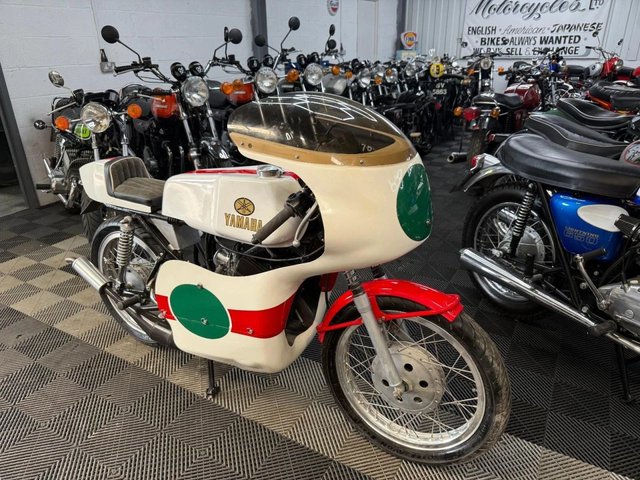 View our YAMAHA RS200