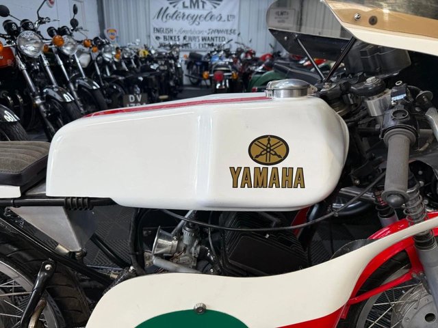 View our YAMAHA RS200