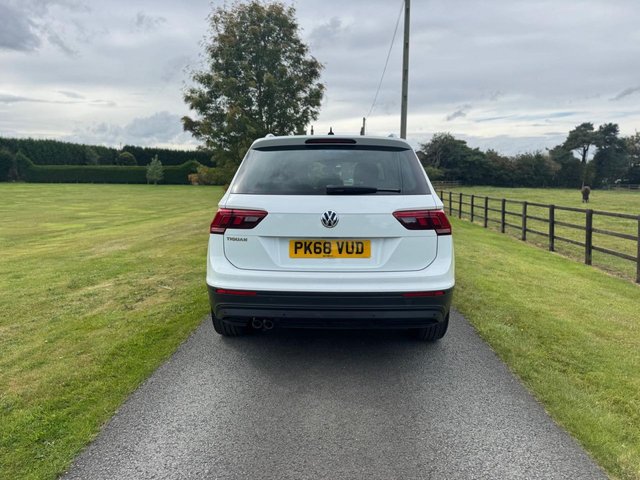 2018 Volkswagen Tiguan 2L SE Navigation 5dr - Photo 5