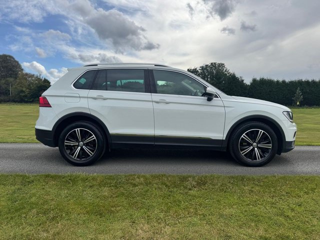 2018 Volkswagen Tiguan 2L SE Navigation 5dr - Photo 2