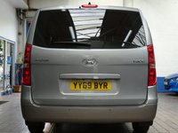 USED 2019 69 HYUNDAI i800 2.5 CRDi SE Nav MPV 5dr Diesel Manual Euro 6 (136 ps) 8 SEATS SAT NAV REAR VIEW CAMERA HEATED SEATS PARKING SENSORS 1 OWNER SERVICE HISTORY WARRANTY GENUINE LOW MILEAGE