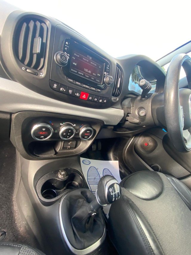 2014 FIAT 500L - Photo 8