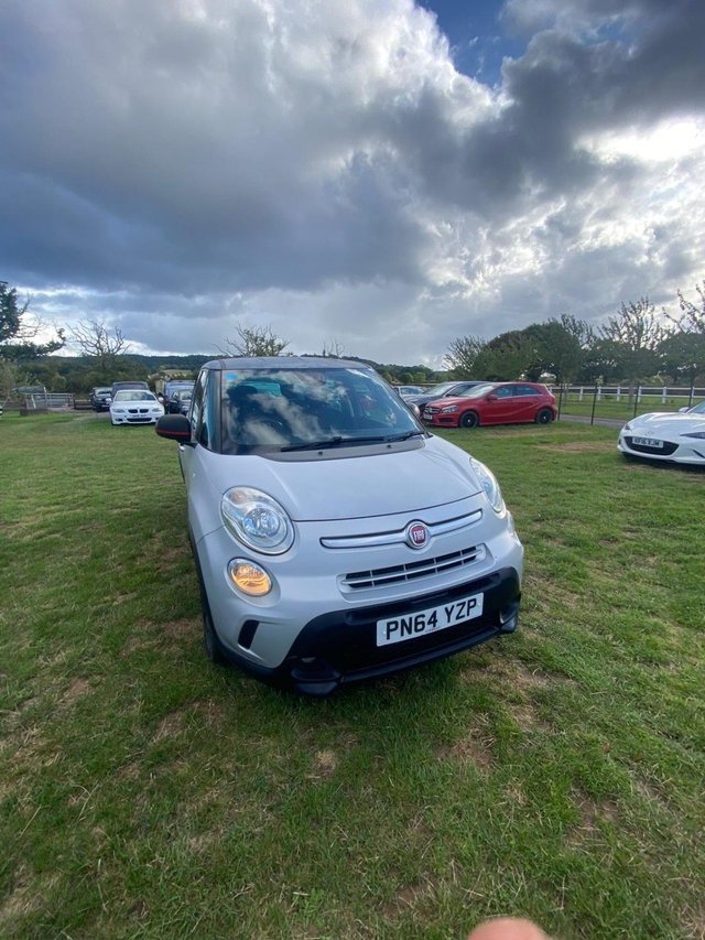 2014 FIAT 500L - Photo 2