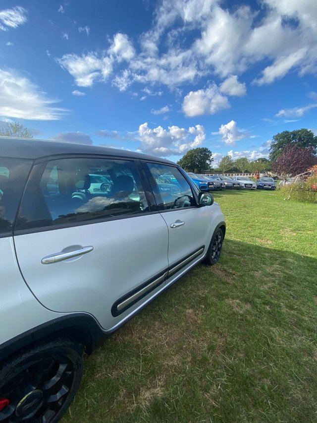 2014 FIAT 500L - Photo 10